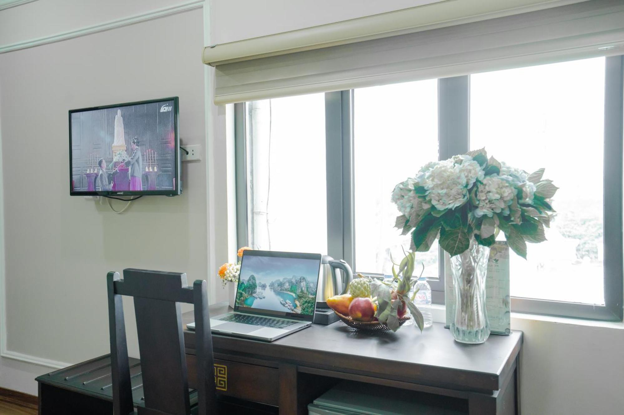 Ha Noi Lake View Hotel & Travel Hanói Exterior foto