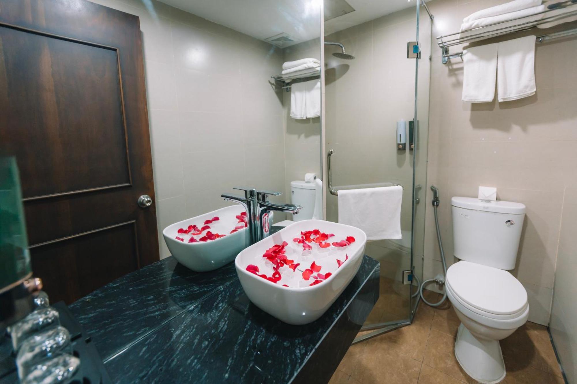 Ha Noi Lake View Hotel & Travel Hanói Exterior foto